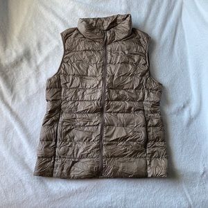NWOT UNIQLO Ultra Light Down Brown Zip Up Vest